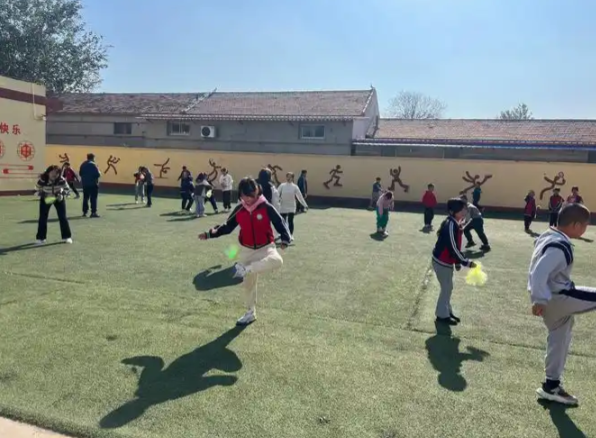 课间十五分钟不是简略地让孩子走出教室